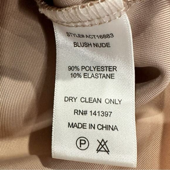 ASTR the label - Vanya Velvet Top in Blush Nude NWOT - Picture 8 of 13